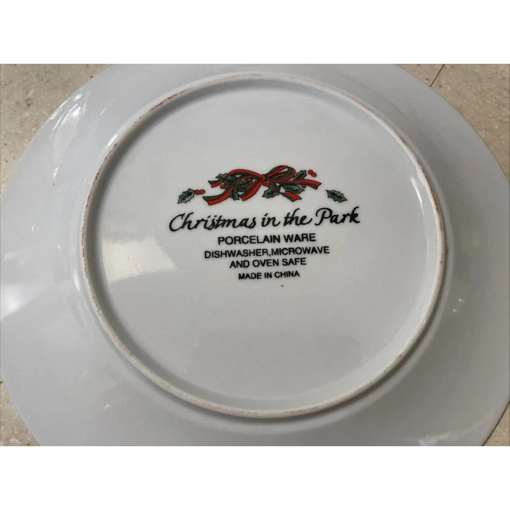 CHRISTMAS IN THE PARK Salad Plates Set Of 4 7 1/2